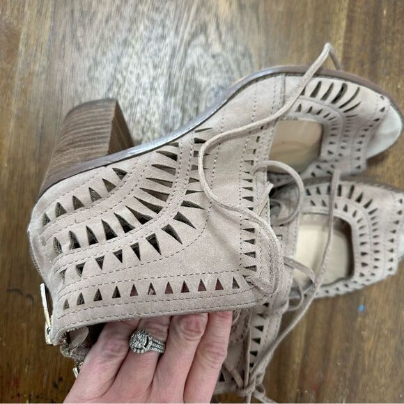 Vince Camuto Size 8 Tarita Suede Lace Up Heels - Picture 5 of 7